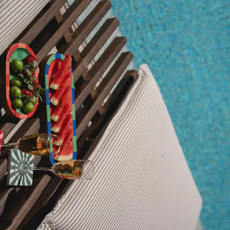 Fiora Hotel *