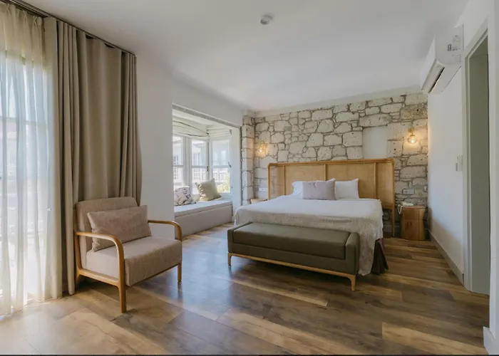 Fiora Alacati Hotel *
